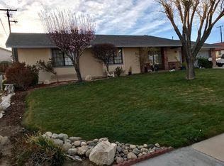 14215 Brentwood Dr, Victorville, CA 92395