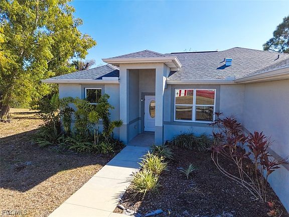 3rd image of 897 Iris Dr