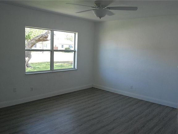 5th image of 138 40th Ave NE
