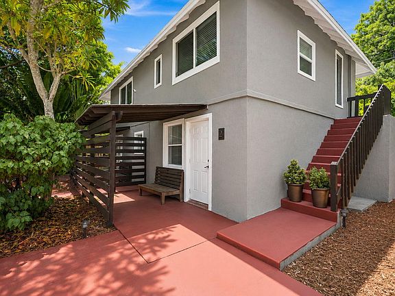 3rd image of 1329 NE 5TH Avenue