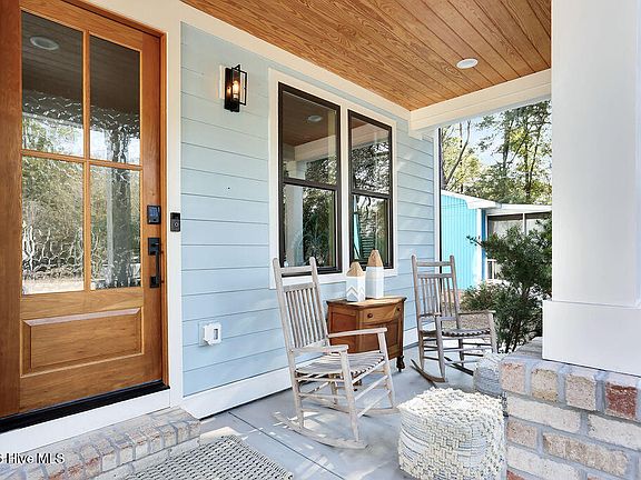 4th image of 914 N Caswell Avenue