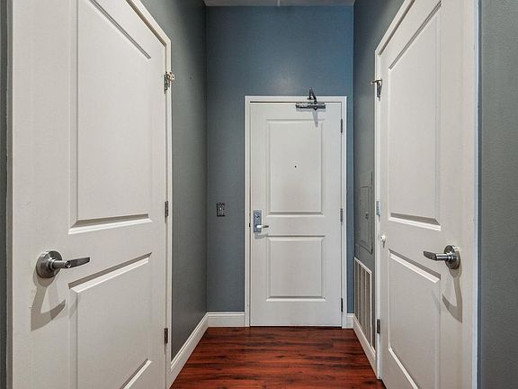 5th image of 445 Wacouta St Unit 307
