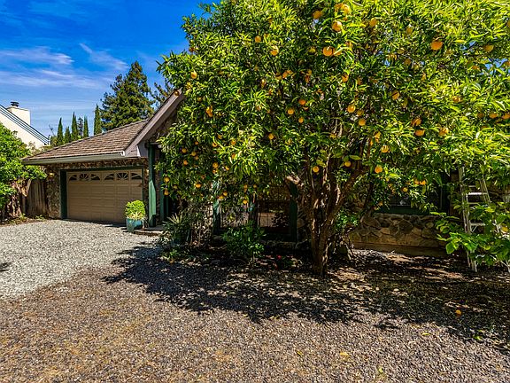 3rd image of 6578 Oak Leaf Ct