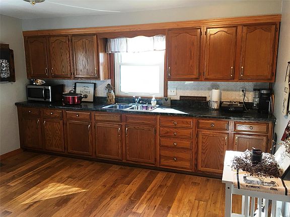 3rd image of 604 Franklin Ave