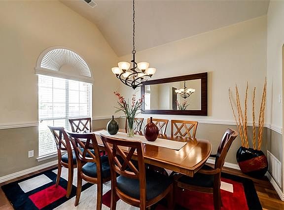 5th image of 6913 Shoreview Dr