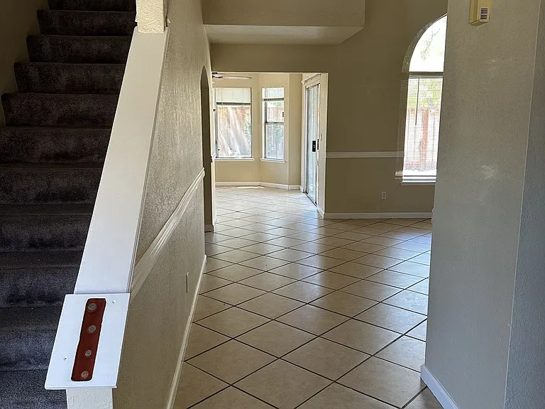 2150 Holder Ln — Photo 2