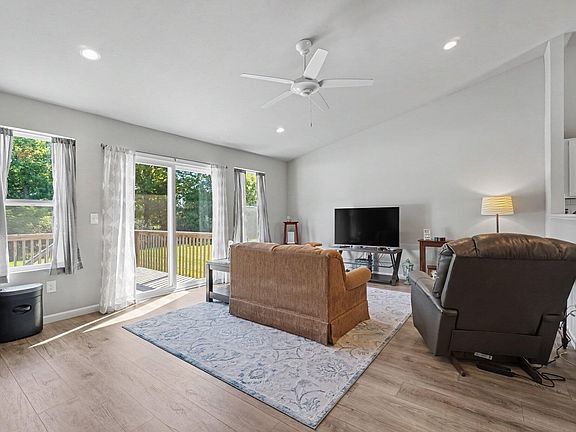5th image of 58575 Pond View Ln