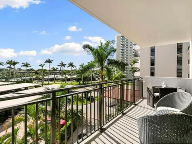 180 Seaview Ct #414 — Photo 8