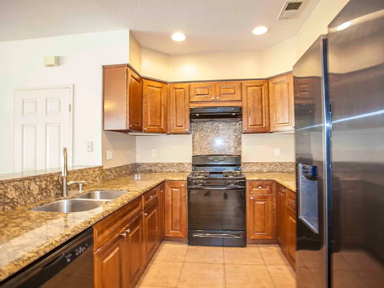 1209 Madrigal Ct — Photo 5