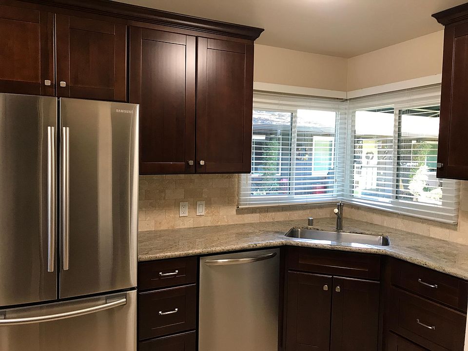 1st image of 715 Roble Ave APT 1