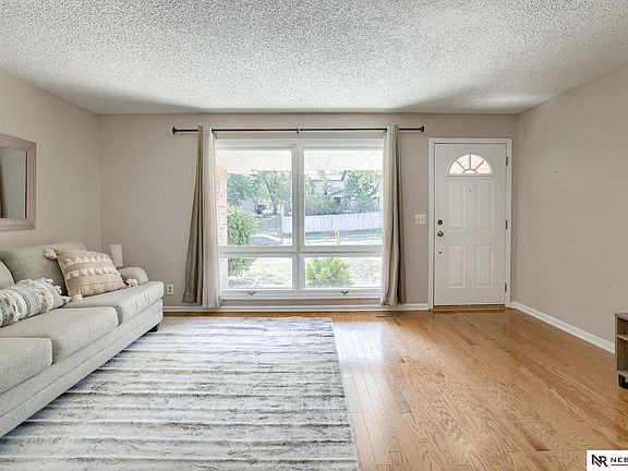 4th image of 6410 Oakridge Dr
