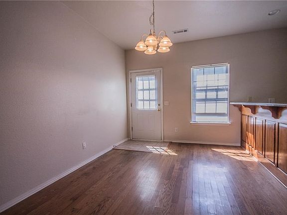 4th image of 3509 SW Deerfield Blvd