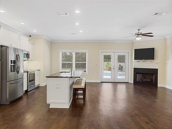 5th image of 122 Township Bluff Cir