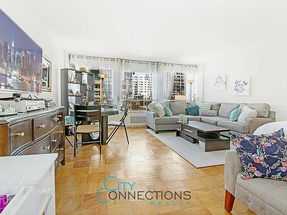 4th image of 300 E 33rd St APT 4D