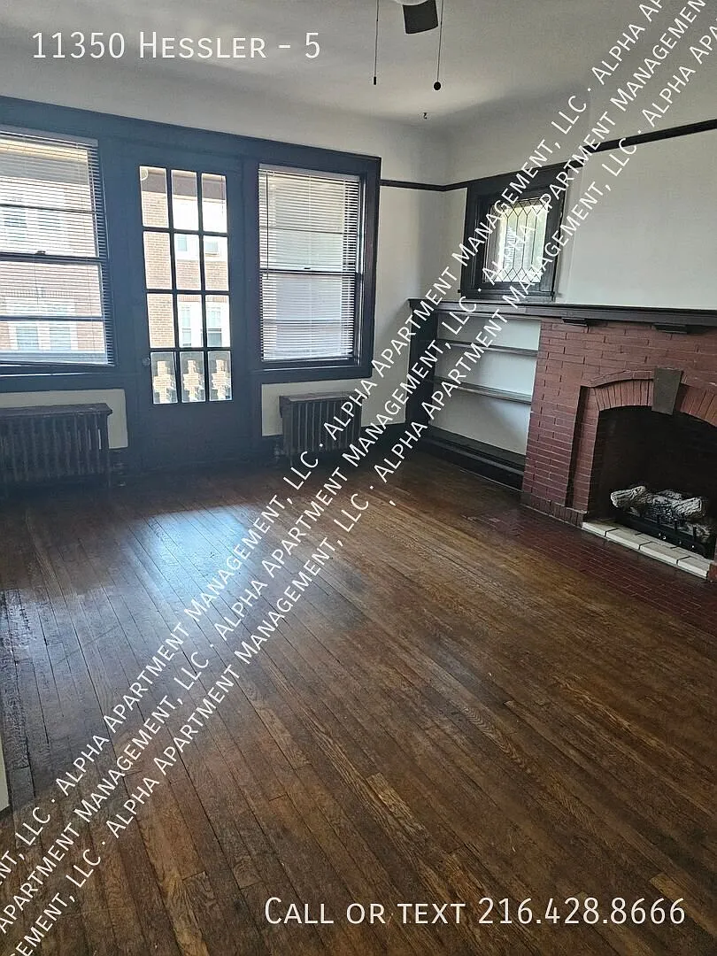 3 bedroom apartment on historic Hessler Rd near University Circle — Photo 2