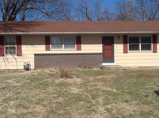 667 W Pearl St, Aurora, MO 65605