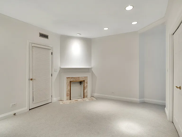 1228 N Dearborn St #2 — Photo 22