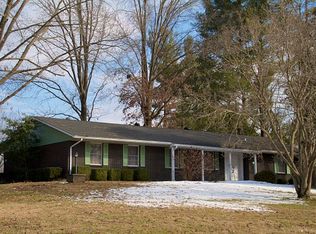 160 E Lake Dr, Murphysboro, IL 62966