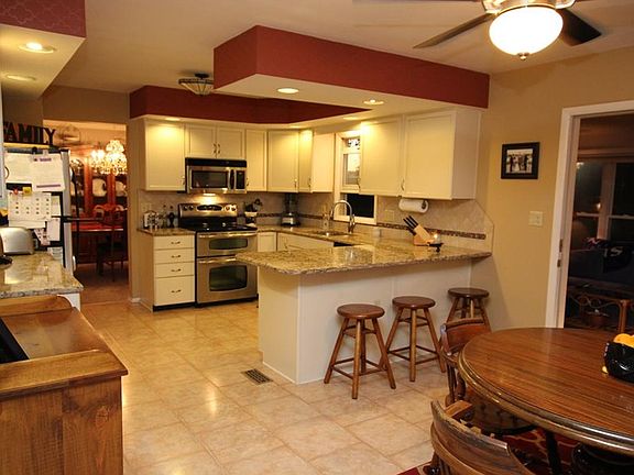 4th image of 24188 Jamore Dr