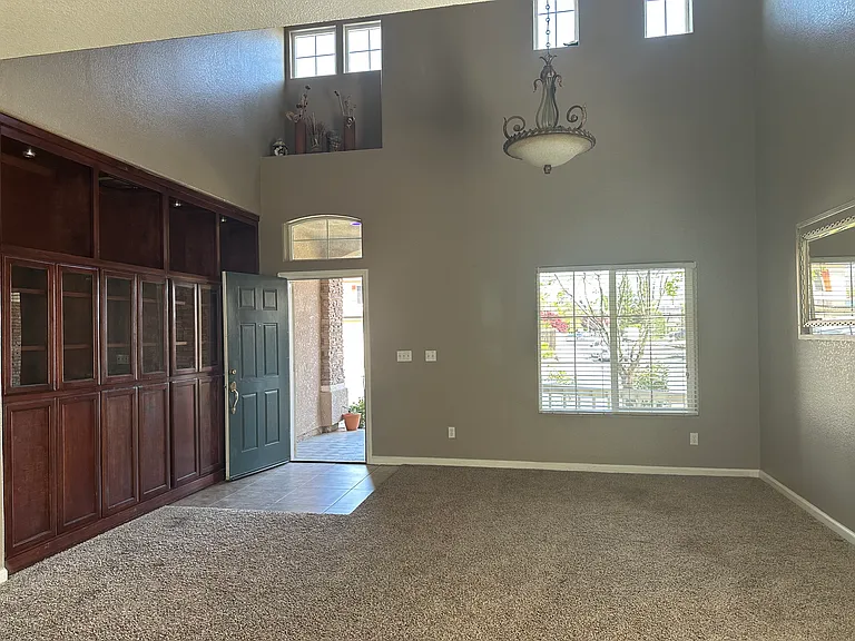 2862 Pico Ave — Photo 2
