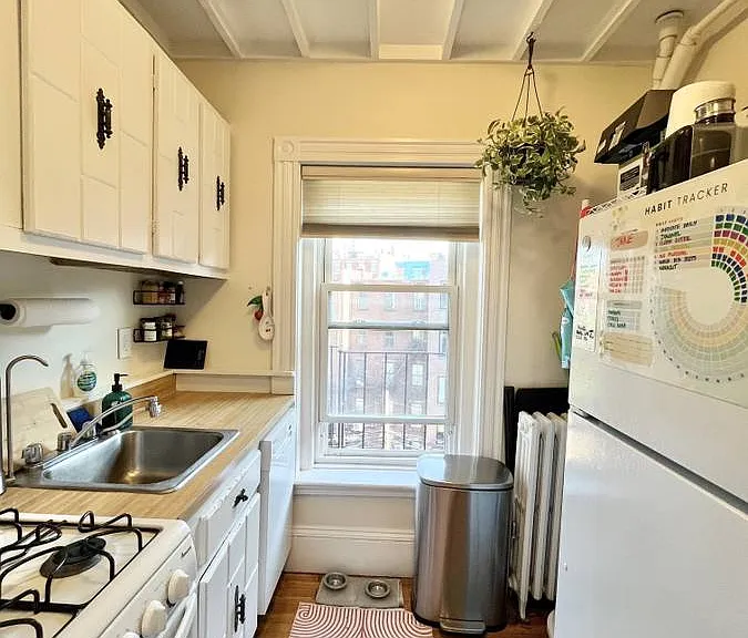 523 Beacon St #8 — Photo 10