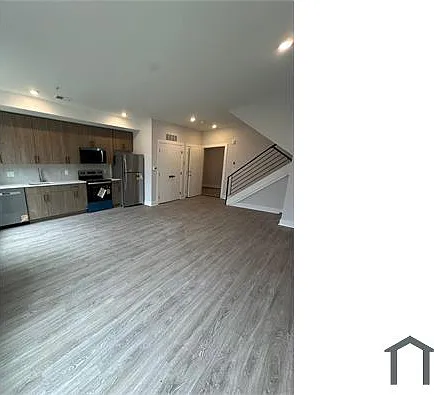 2009 N Croskey St #2 — Photo 6