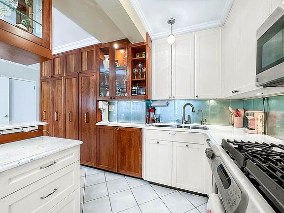 2nd image of 60 Sutton Pl S #12GN