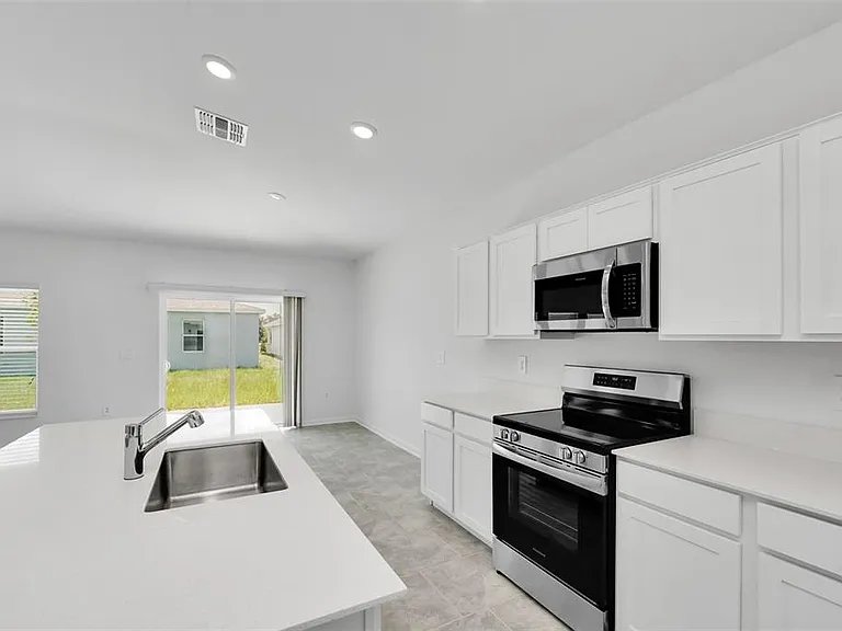 243 Hayley St — Photo 11