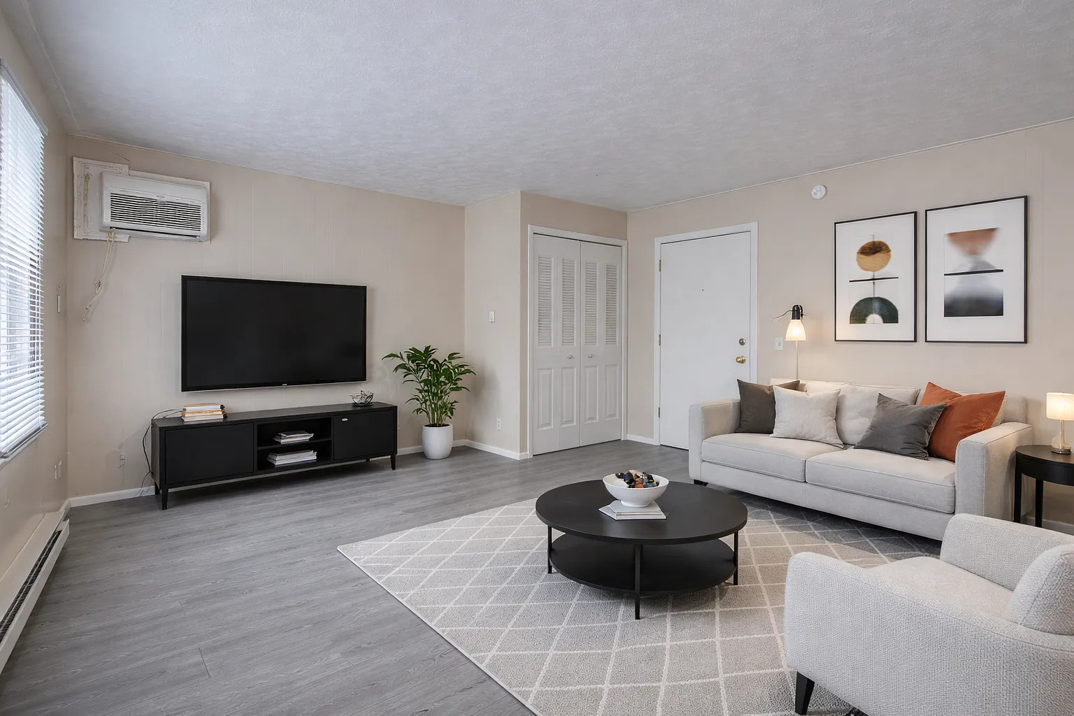 Legends Pointe Apartments — Photo 1