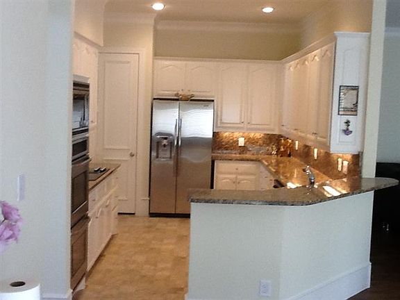 4th image of 4525 Waterford Dr