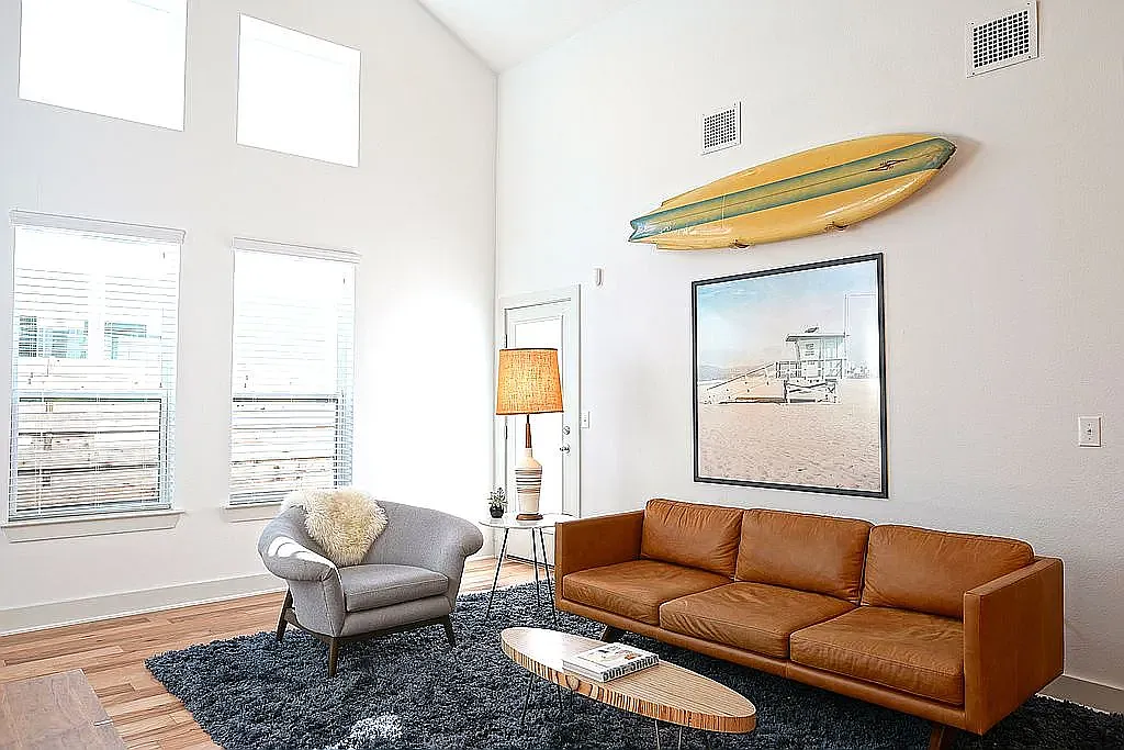 living room - 2104 Hermia St #39