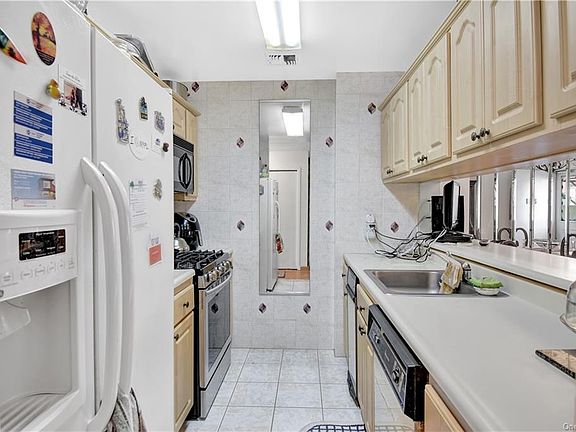 4th image of 221 Neptune Ln #5221A