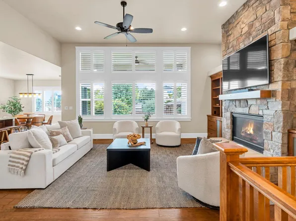 6015 Yellowtail St, Timnath, CO 80547