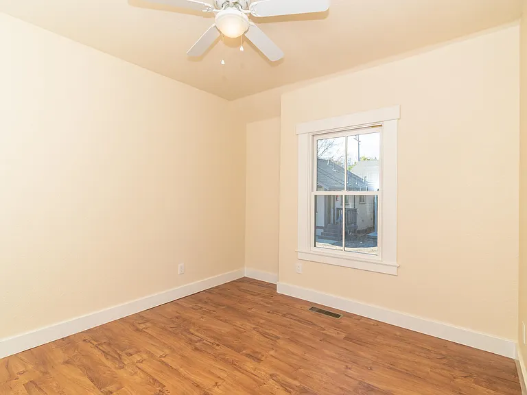 1251 Jefferson St #A — Photo 13
