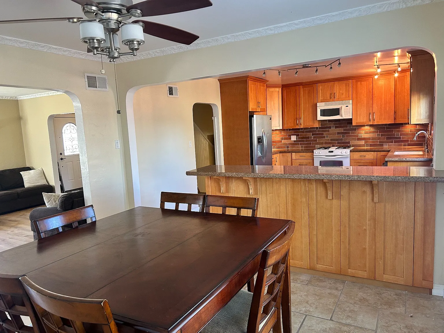 475 Central Ave — Photo 2