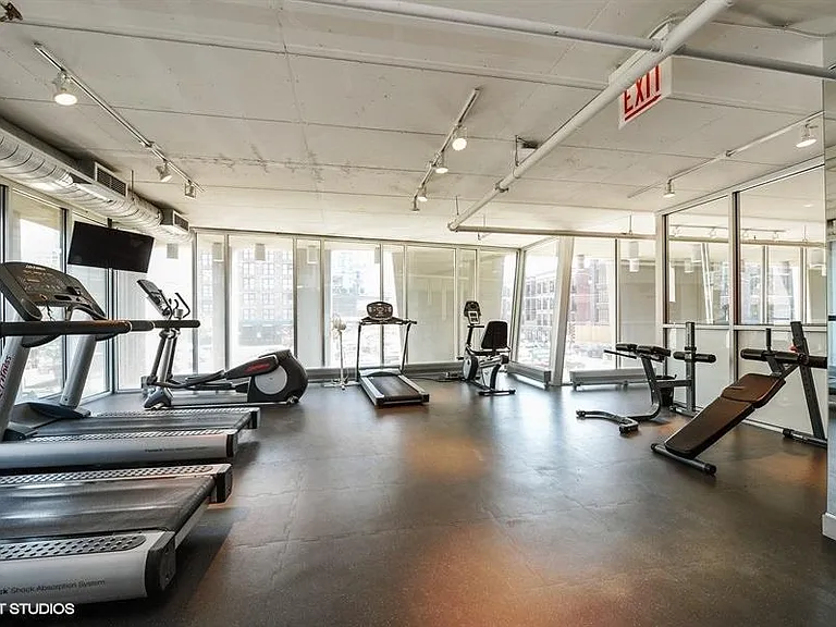 740 W Fulton St #908 — Photo 16