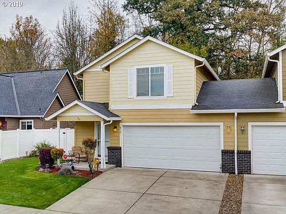 2nd image of 615 SE 15th Ave