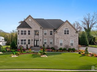 11 Gatarz Ct, East Brunswick, NJ 08816