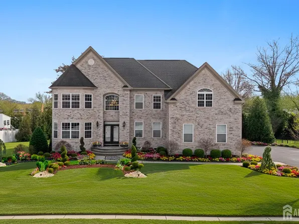11 Gatarz Ct, East Brunswick, NJ 08816
