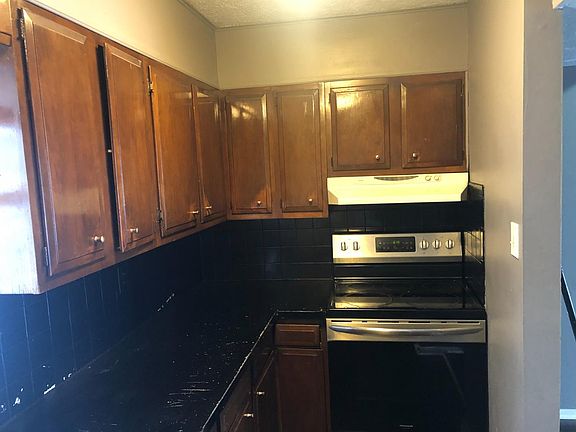 3rd image of 284 Osage Ct