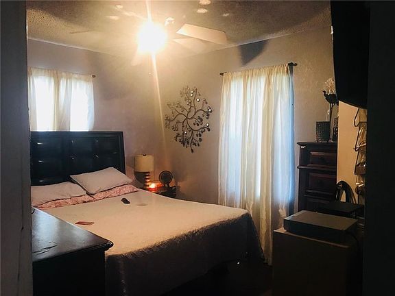 5th image of 4203 Tagle St