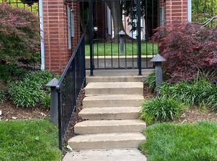 437 Clara Ave APT 13, Saint Louis, MO