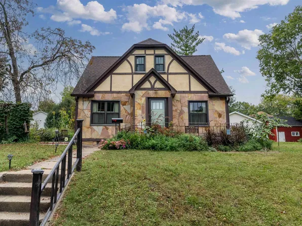 807 Bluff St, Cedar Falls, IA 50613