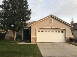 338 Hollyhill Dr, Bakersfield, CA 93312