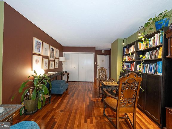 5th image of 118 S 21st St APT 210