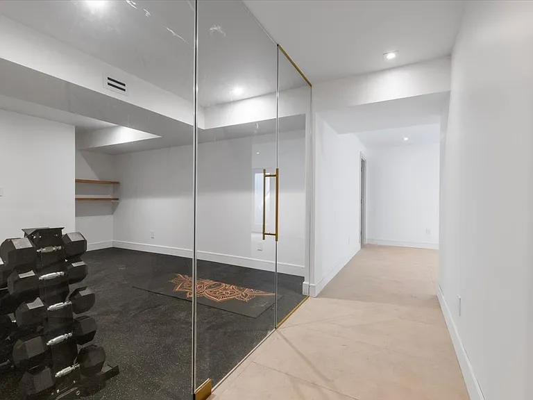 280 Shinnecock Hills Rd — Photo 40