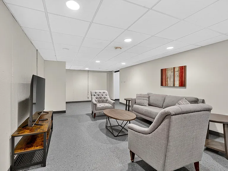615 Loyola Dr — Photo 40