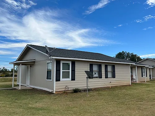300 Carriage Ln Photo 1