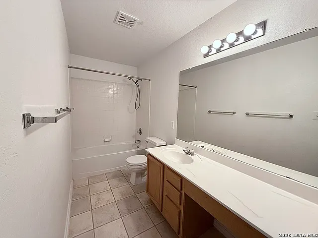 2051 Club Xing — Photo 23