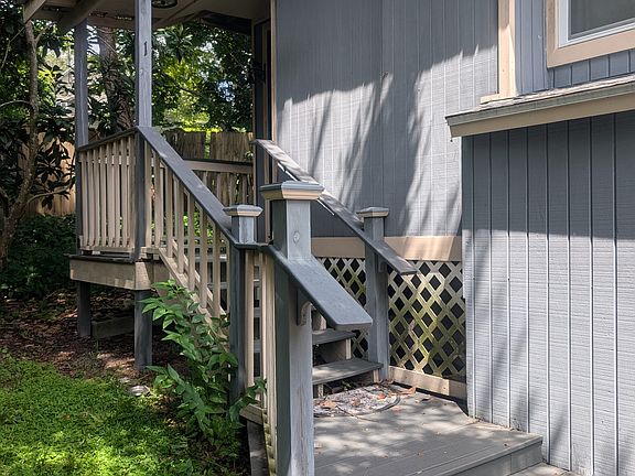 Steps to the front door